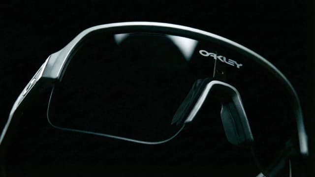 sacthumb-oakley-eyewear